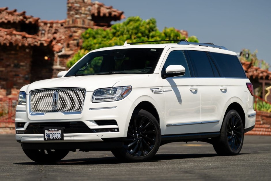 2021 Lincoln Navigator sold at auction for $29,000