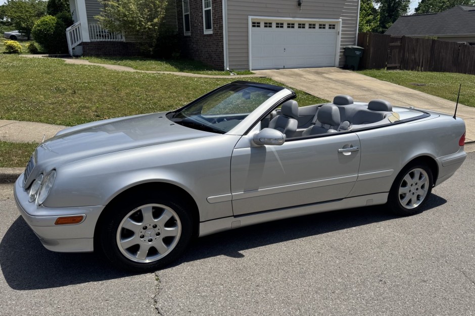 2000 Mercedes-Benz CLK-Class sold at auction for $7,100