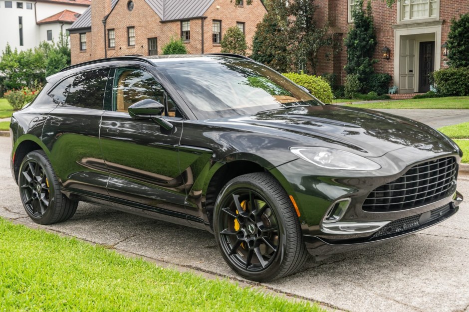 2021 Aston Martin DBX sold at auction for $98,000