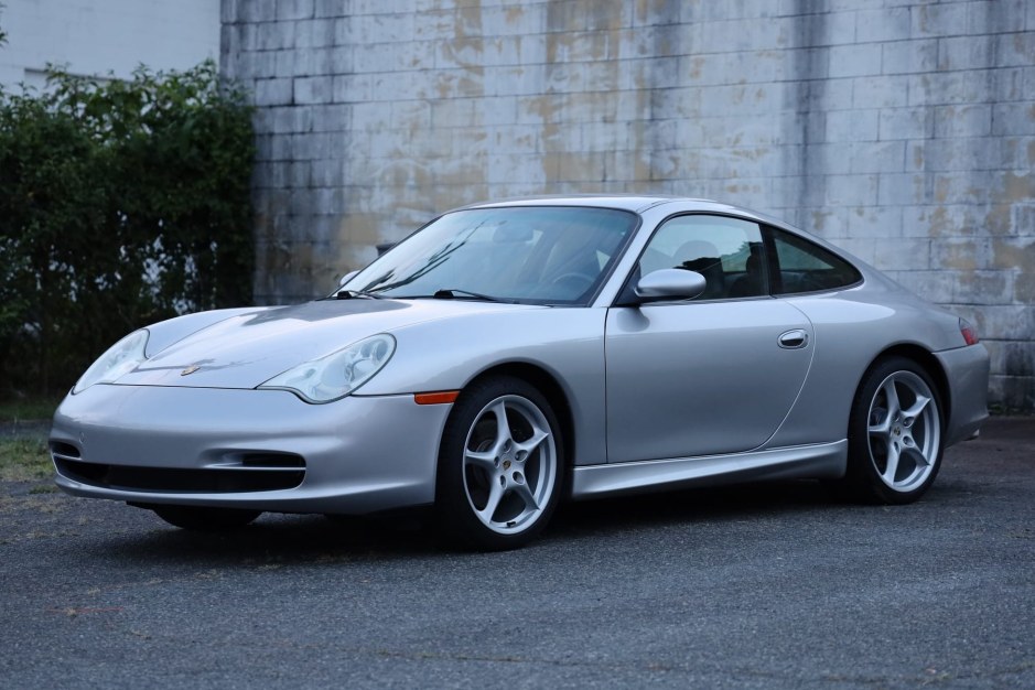 2004 Porsche 996 sold at auction for $30,850