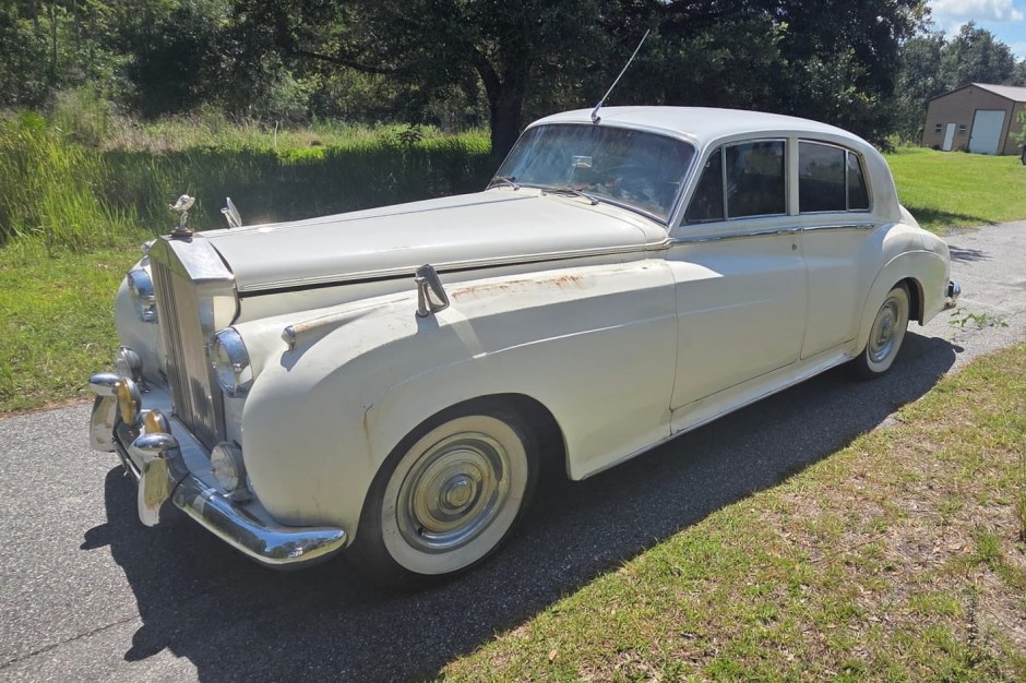 1962 Bentley S-Type sold at auction for $5,000