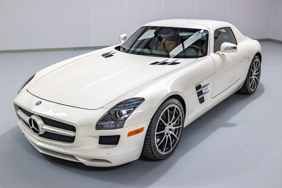 2012 Mercedes-Benz SLS AMG sold at auction for $390,088