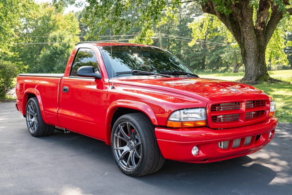 2001 Dodge Dakota sold at auction for $31,771