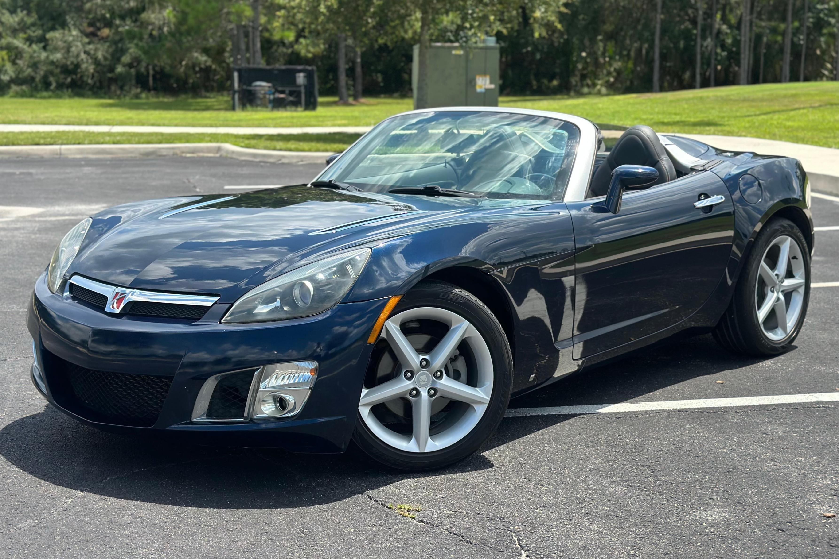 2007 Saturn Sky sold at auction for $8,000