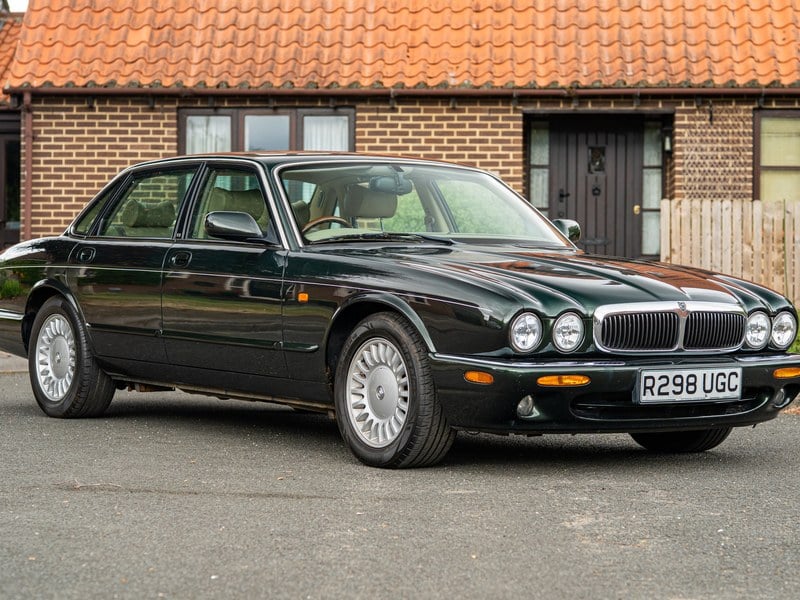 1998 Jaguar XJ sold at auction for $3,210