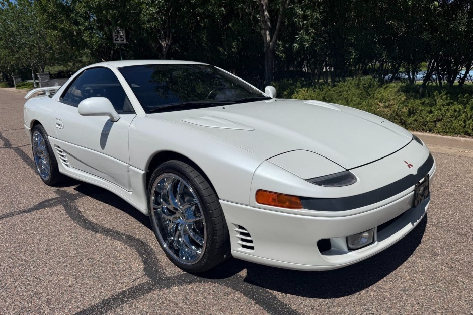 1992 Mitsubishi 3000GT sold at auction for $16,200