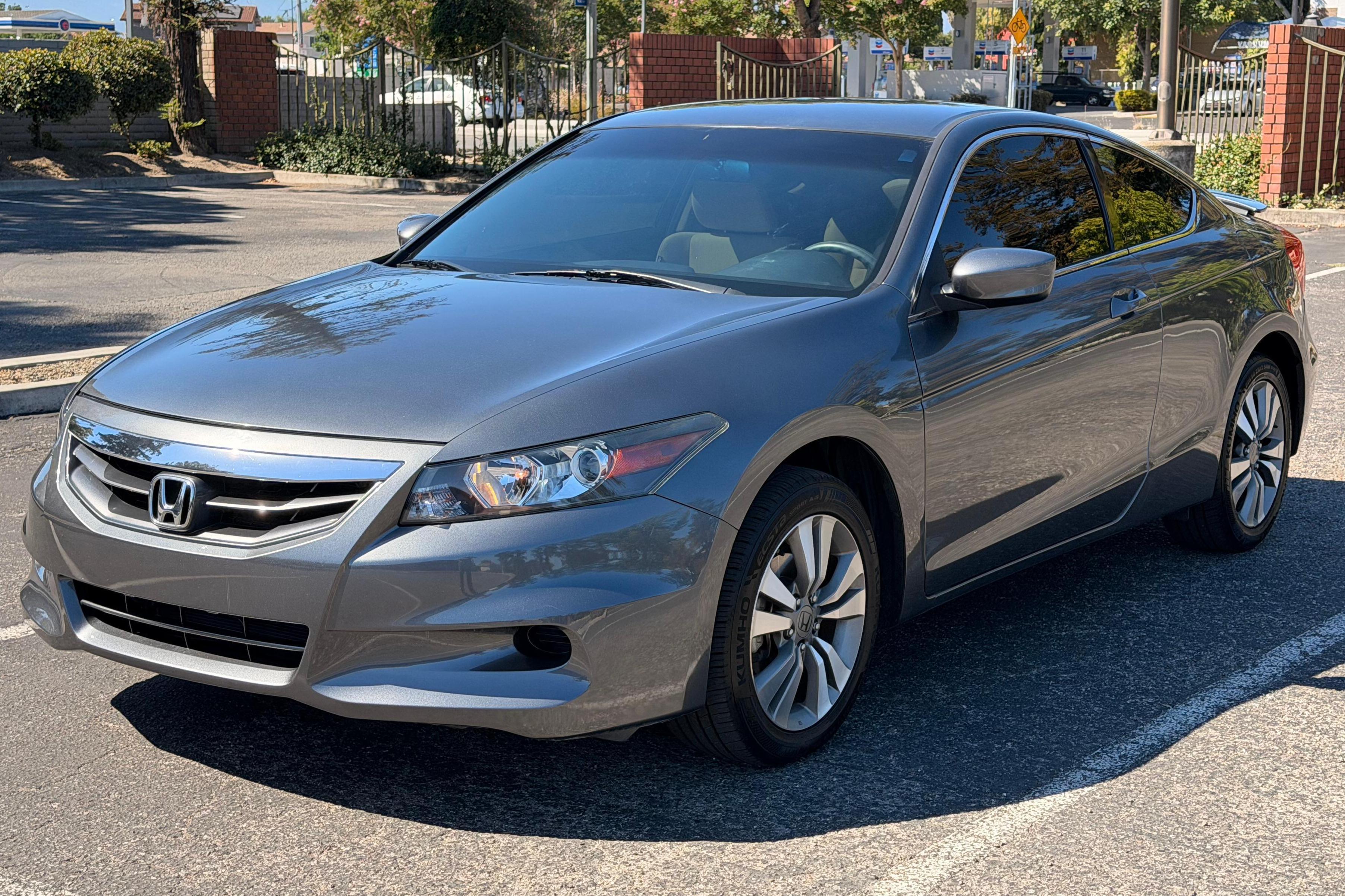 2012 Honda Accord sold at auction for $13,600