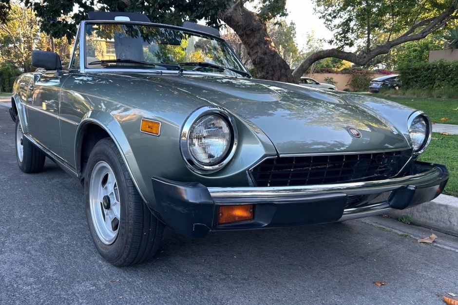 1981 Fiat Spider sold at auction for $6,250
