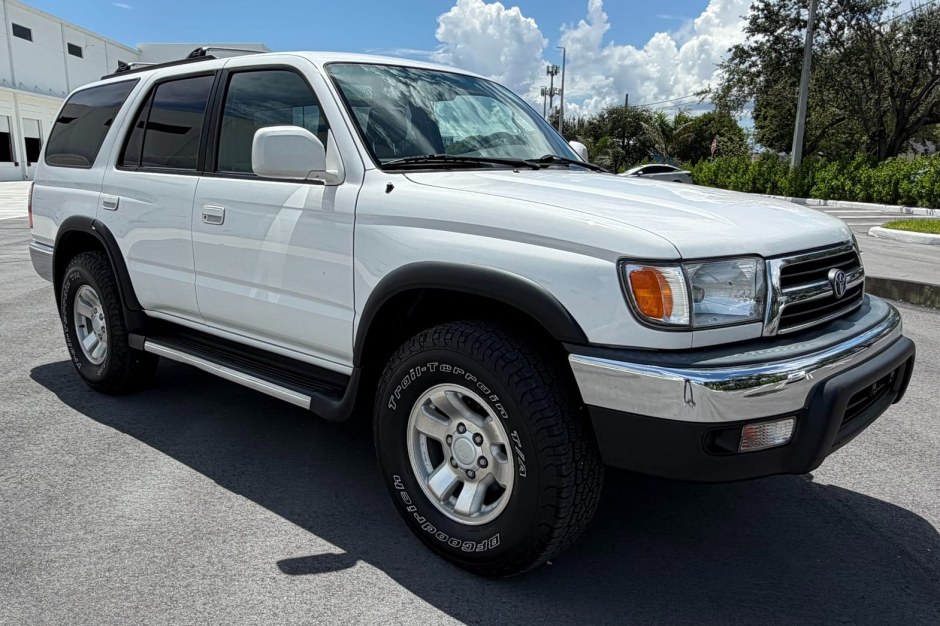 2000 Toyota 4Runner sold at auction for $12,500