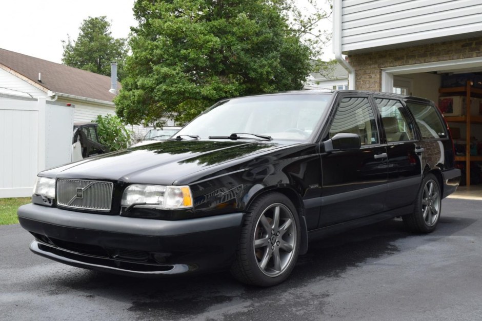 1996 Volvo 850 sold at auction for $17,500