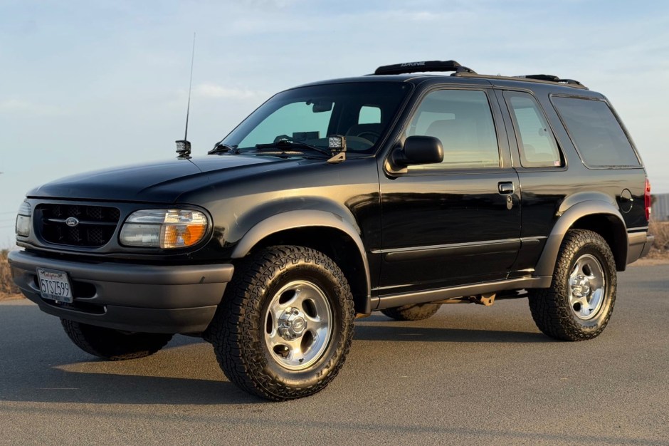 1998 Ford Explorer sold at auction for $7,700