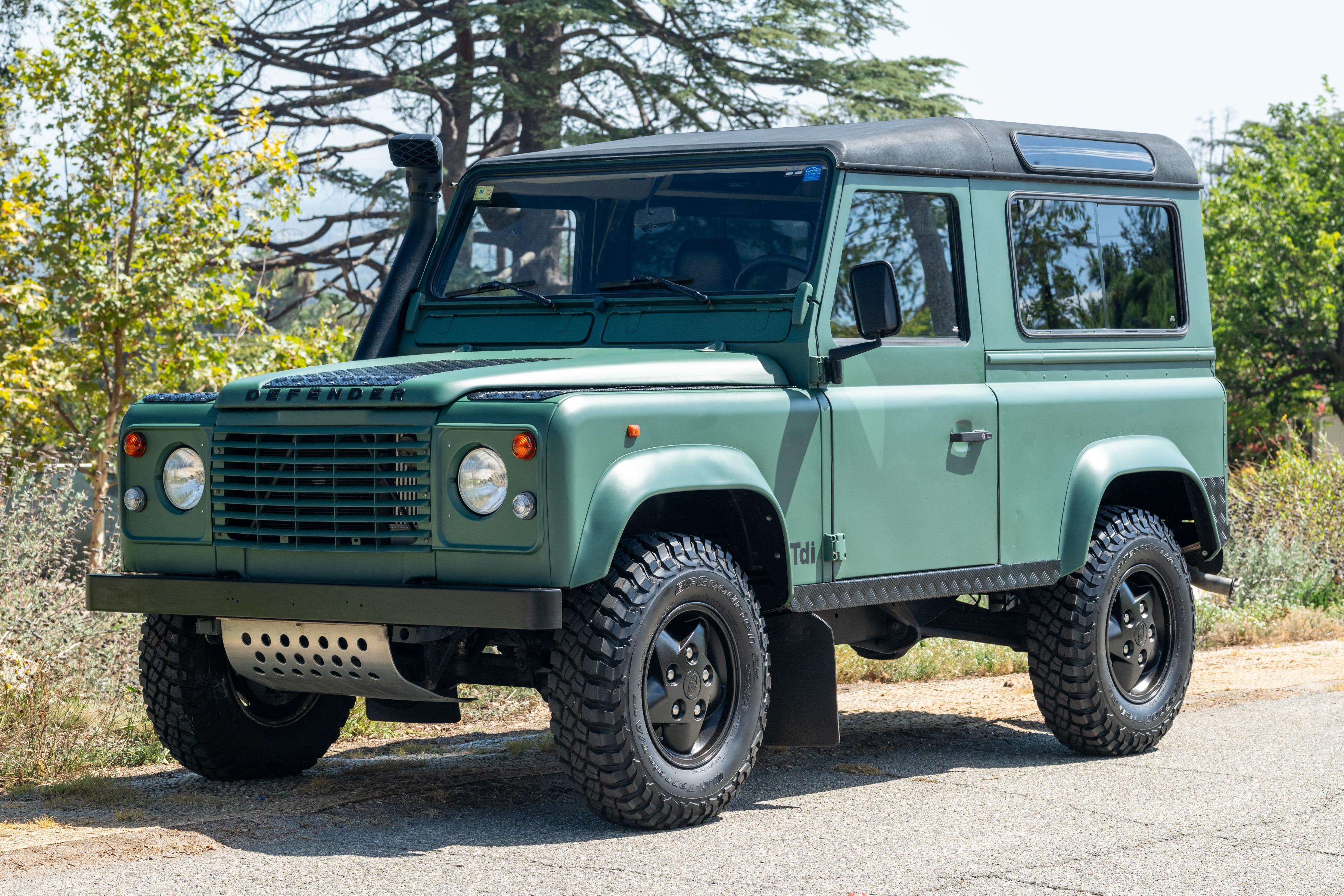 1996 Land Rover Defender sold at auction for $21,750