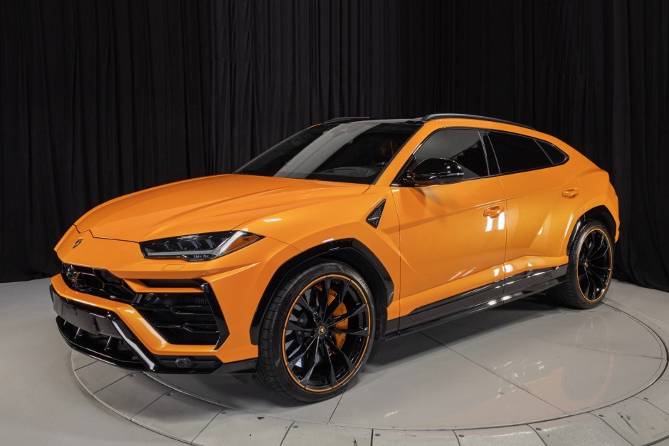 2021 Lamborghini Urus sold at auction for $169,053