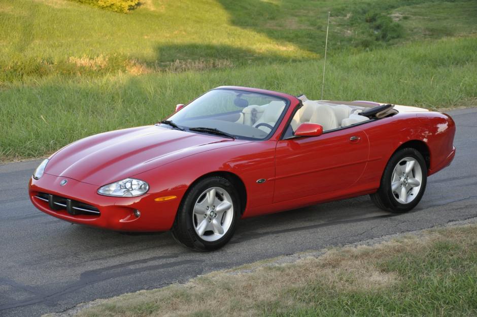 1999 Jaguar XK8 sold at auction for $17,327