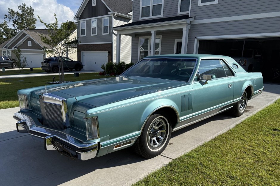 1979 Lincoln Continental sold at auction for $4,300