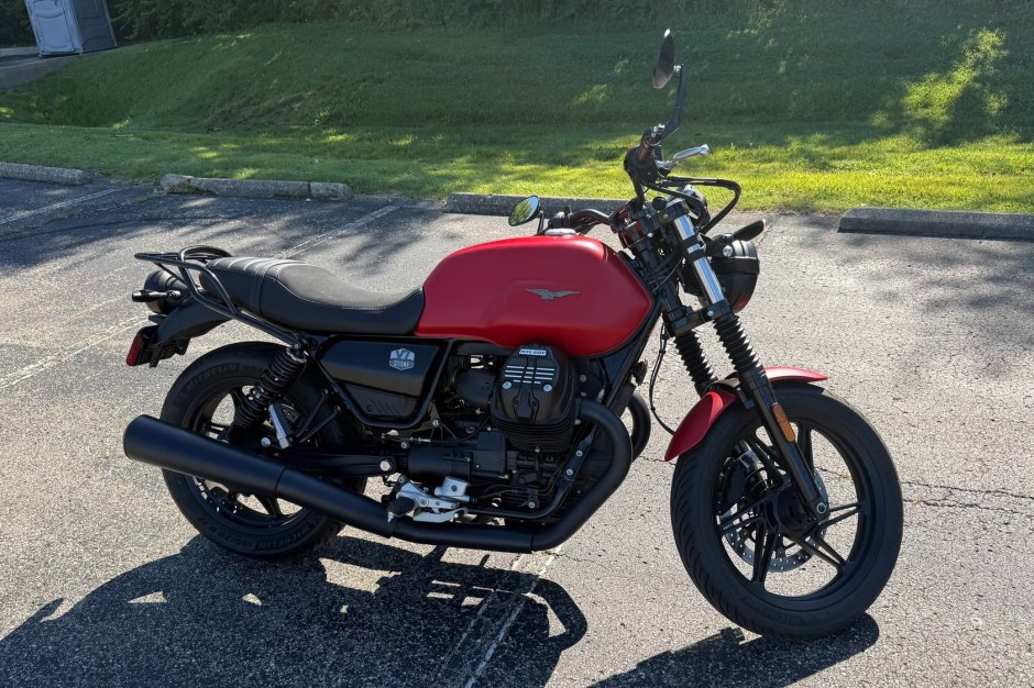 2023 Moto Guzzi V7 sold at auction for $3,700