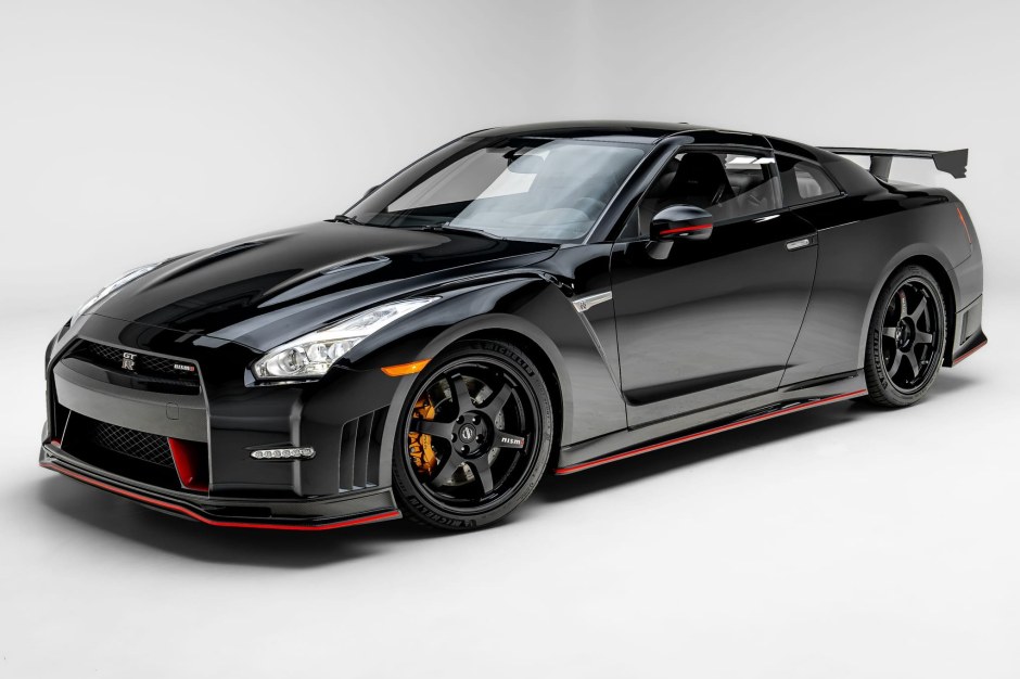 2016 Nissan GT-R sold at auction for $268,000