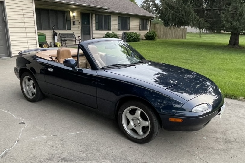 1997 Mazda MX-5 sold at auction for $11,600