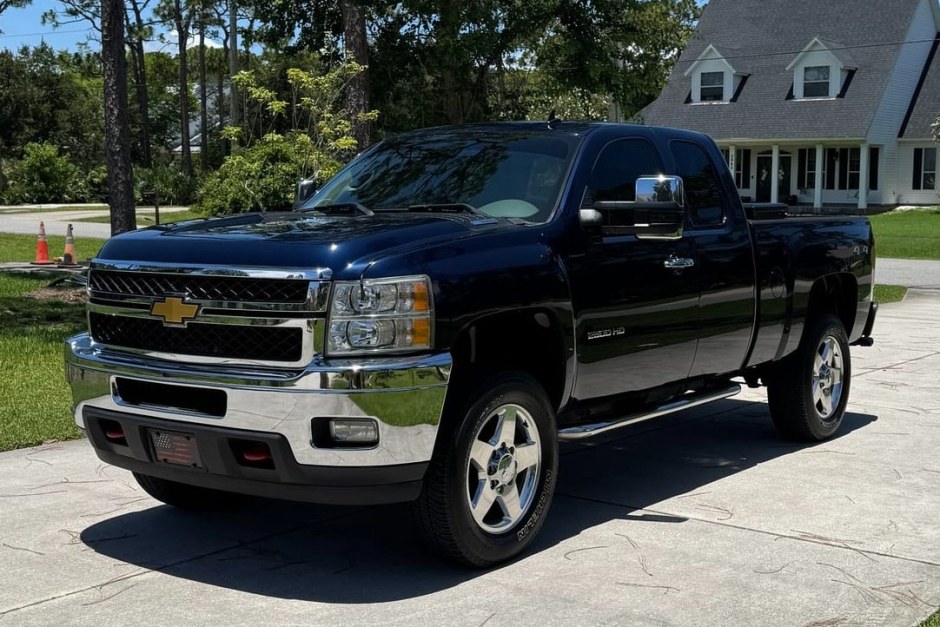 2011 Chevrolet Silverado sold at auction for $26,000