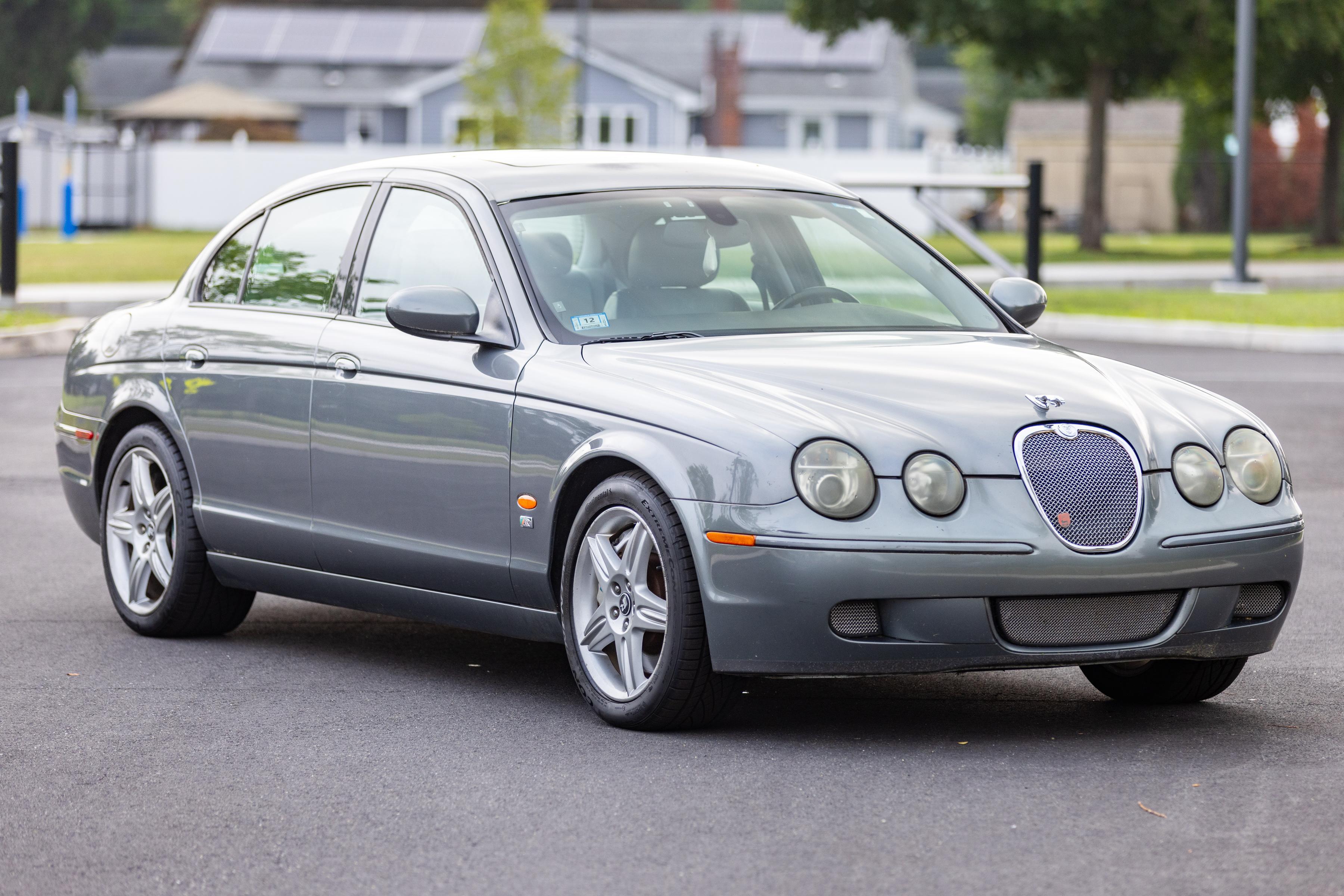 2005 Jaguar S-TYPE sold at auction for $4,444