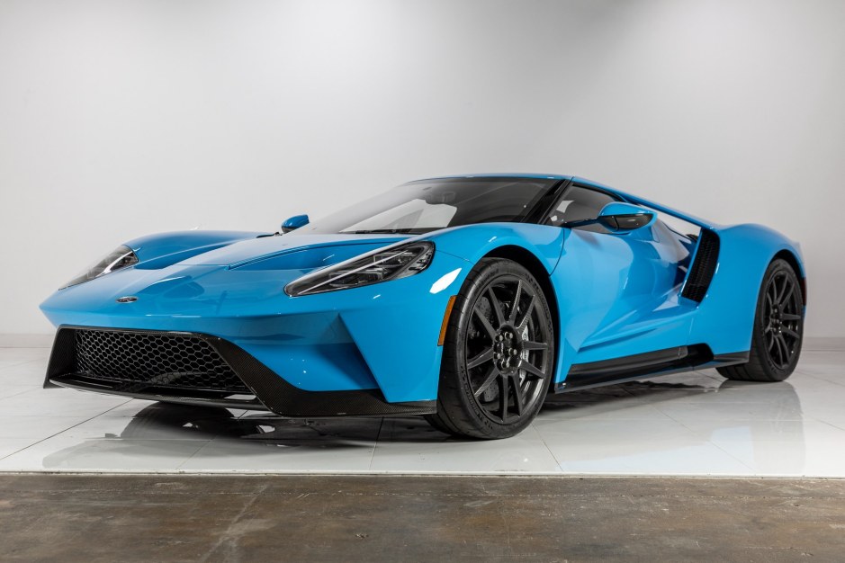 2017 Ford GT sold at auction for $721,000