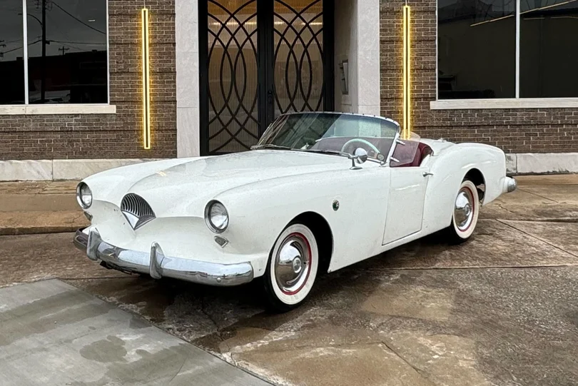 1954 Kaiser Darrin sold at auction for $48,000