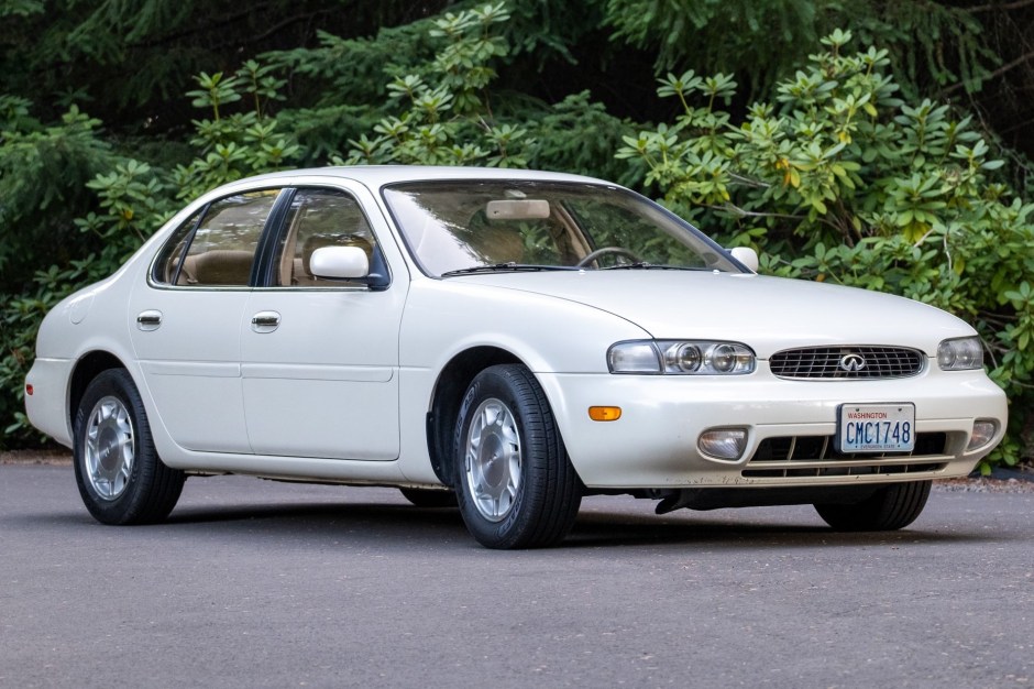 1996 Infiniti I sold at auction for $7,900
