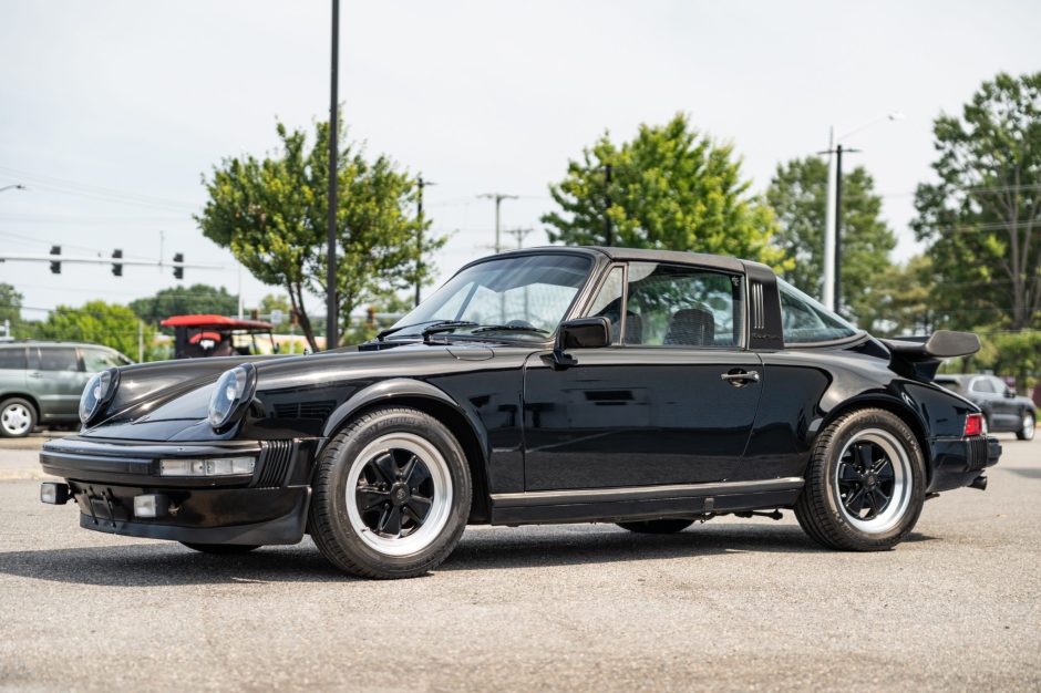 1982 Porsche 911 sold at auction for $60,500