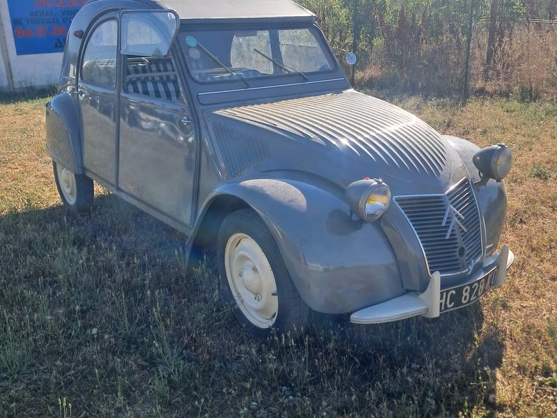 1955 Citroen 2CV sold at auction for $11,000