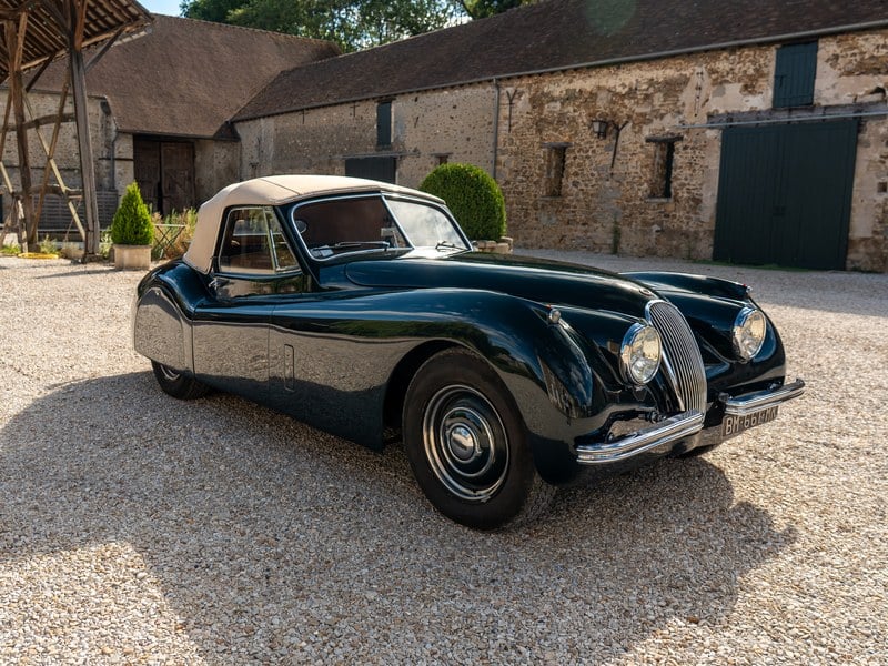 1954 Jaguar XK120 sold at auction for $59,000