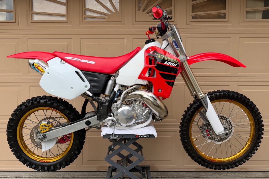 2001 Honda CR sold at auction for $11,451