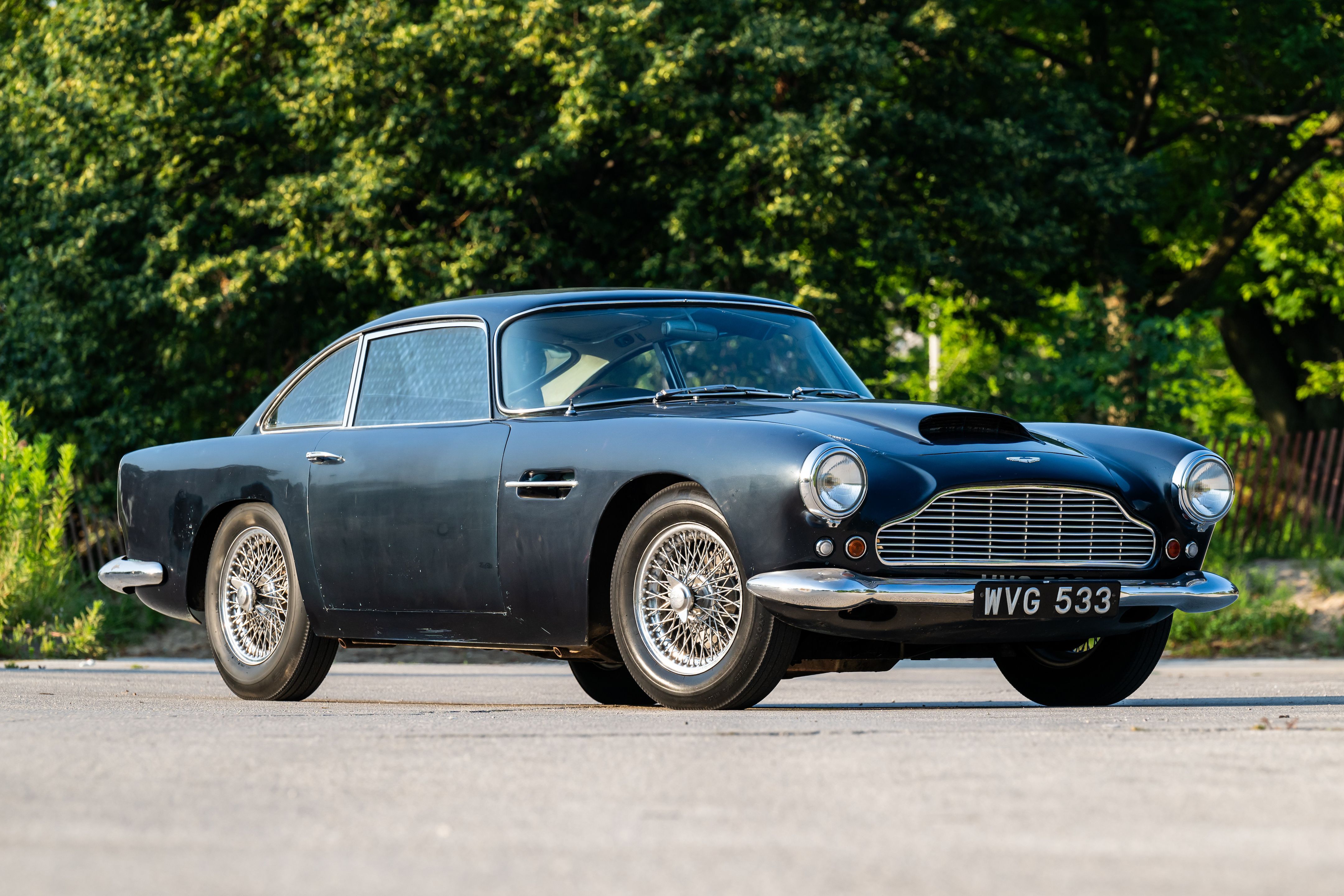 1961 Aston Martin DB4 sold at auction for $190,400