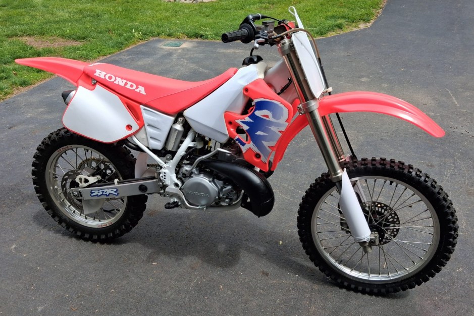 1993 Honda CR sold at auction for $4,000
