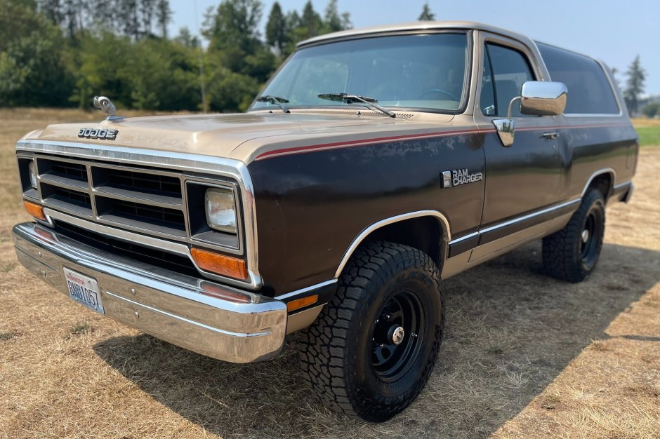 1990 Dodge Ramcharger sold at auction for $6,250