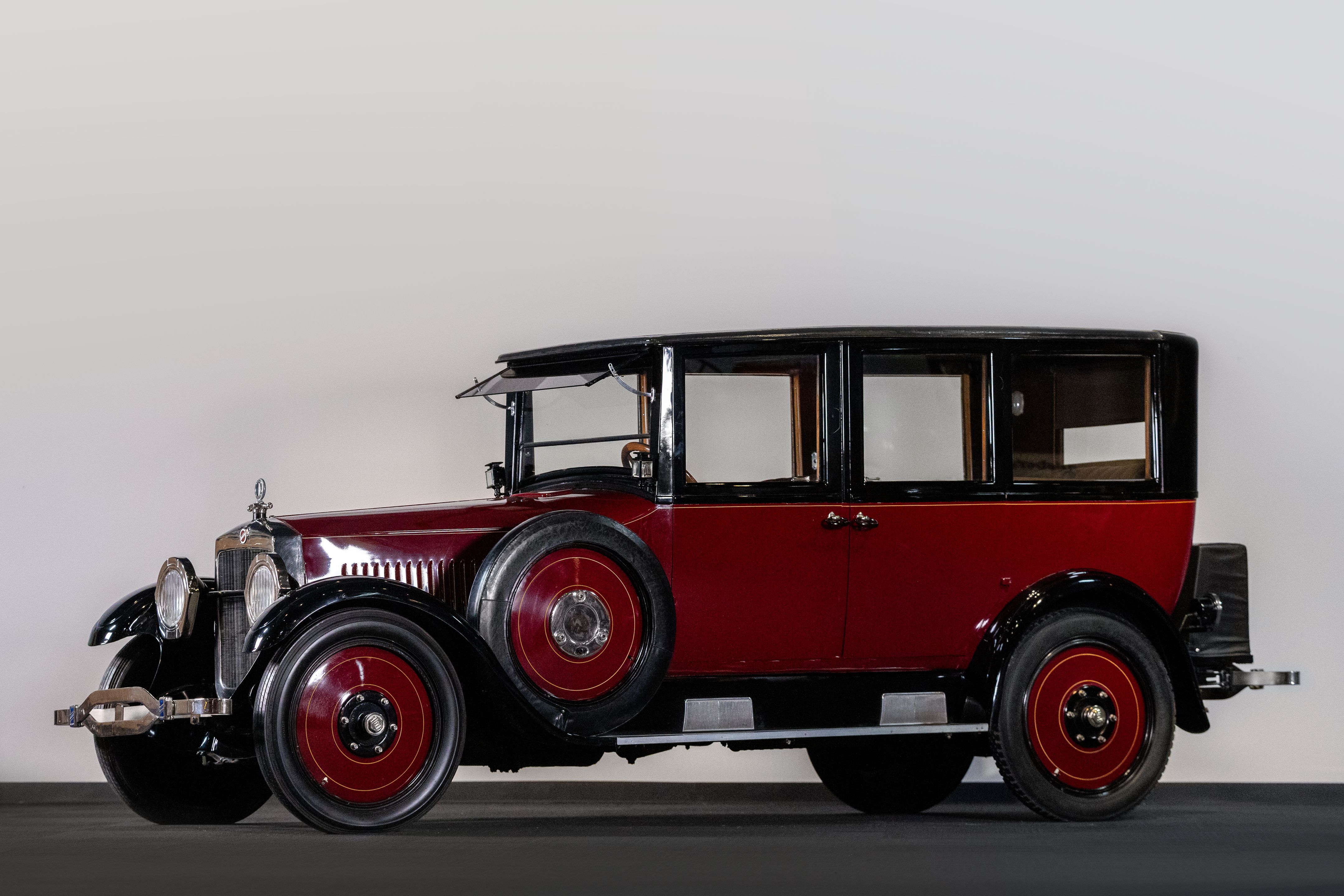 1924 Studebaker President sold at auction for $21,280