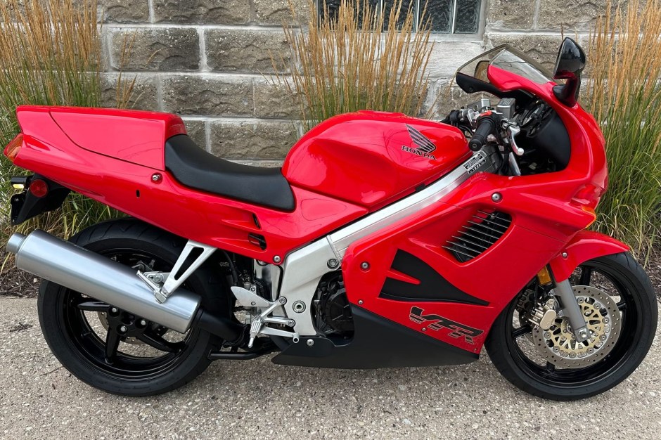 1996 Honda VFR 750F sold at auction for $6,000