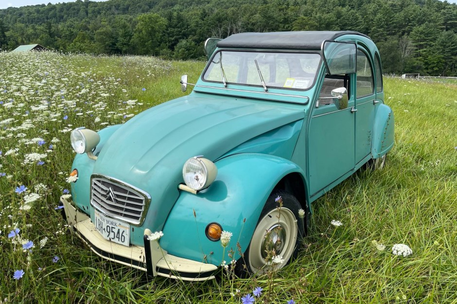1989 Citroen 2CV sold at auction for $10,000