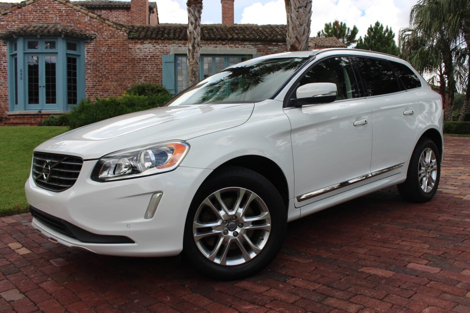 2014 Volvo XC60 sold at auction for $12,000