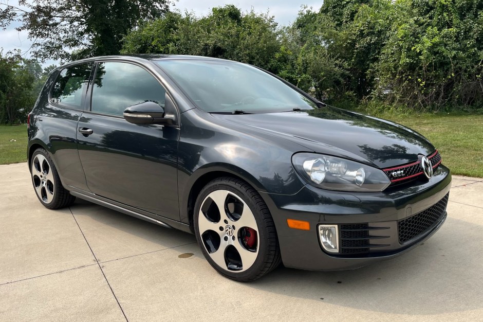 2012 Volkswagen GTI sold at auction for $13,500