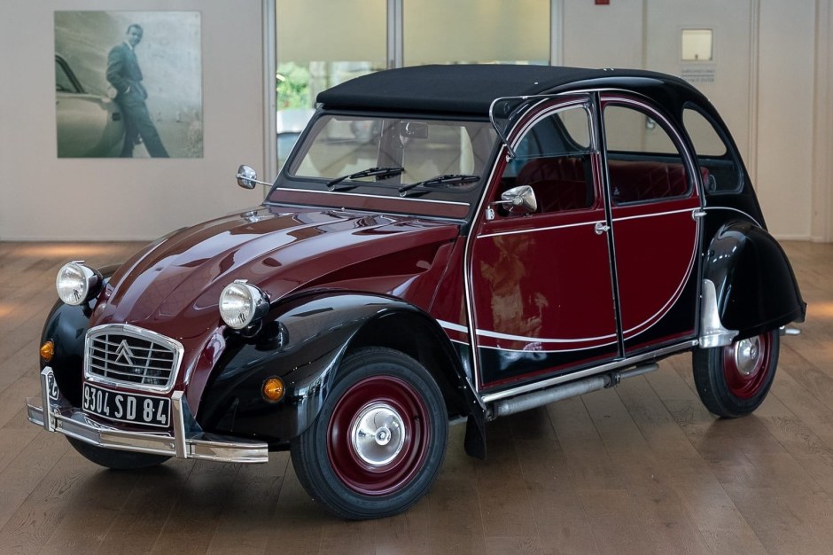 1965 Citroen 2CV sold at auction for $18,000