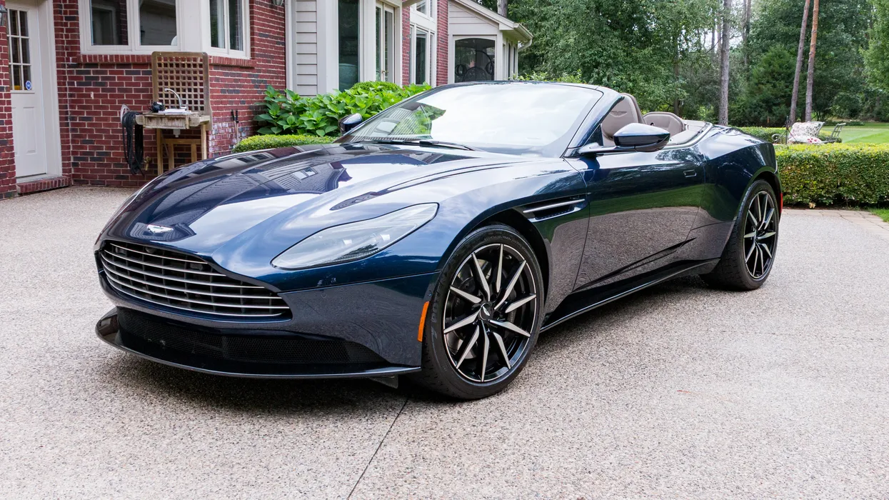 2019 Aston Martin DB11 sold at auction for $83,500