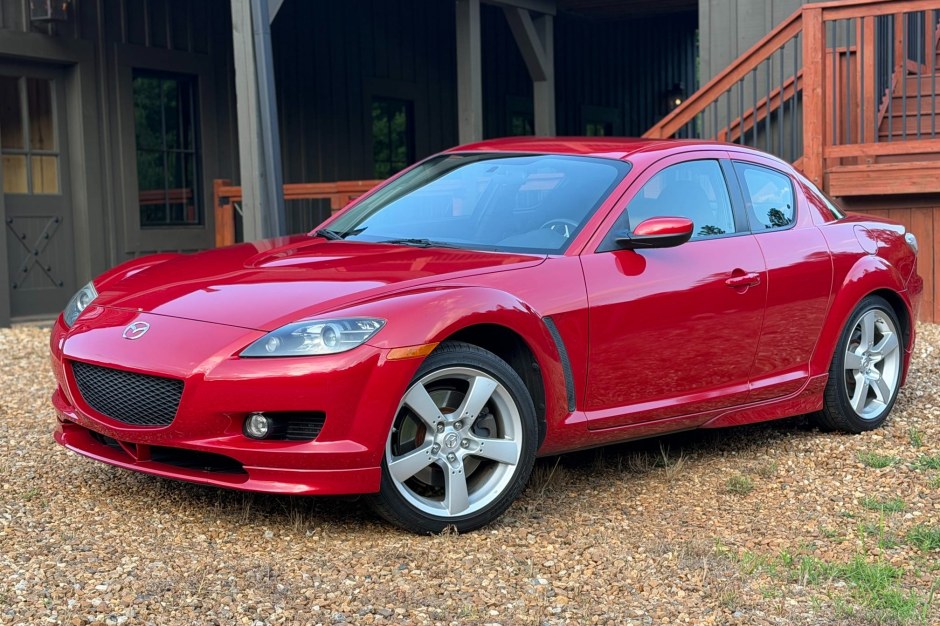 2004 Mazda RX-8 sold at auction for $10,500