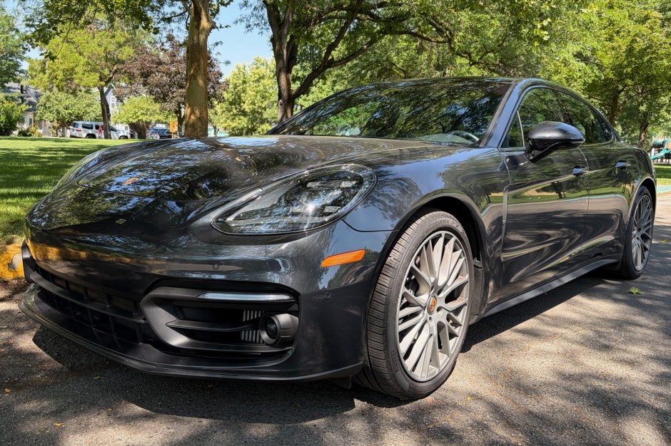 2023 Porsche Panamera sold at auction for $62,000