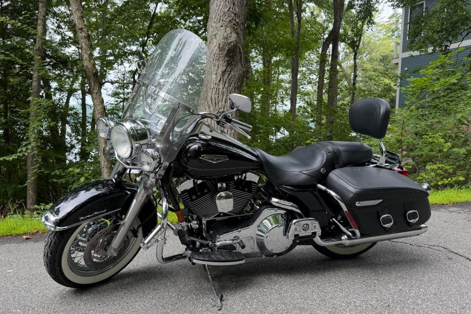 2001 Harley-Davidson Touring sold at auction for $6,200