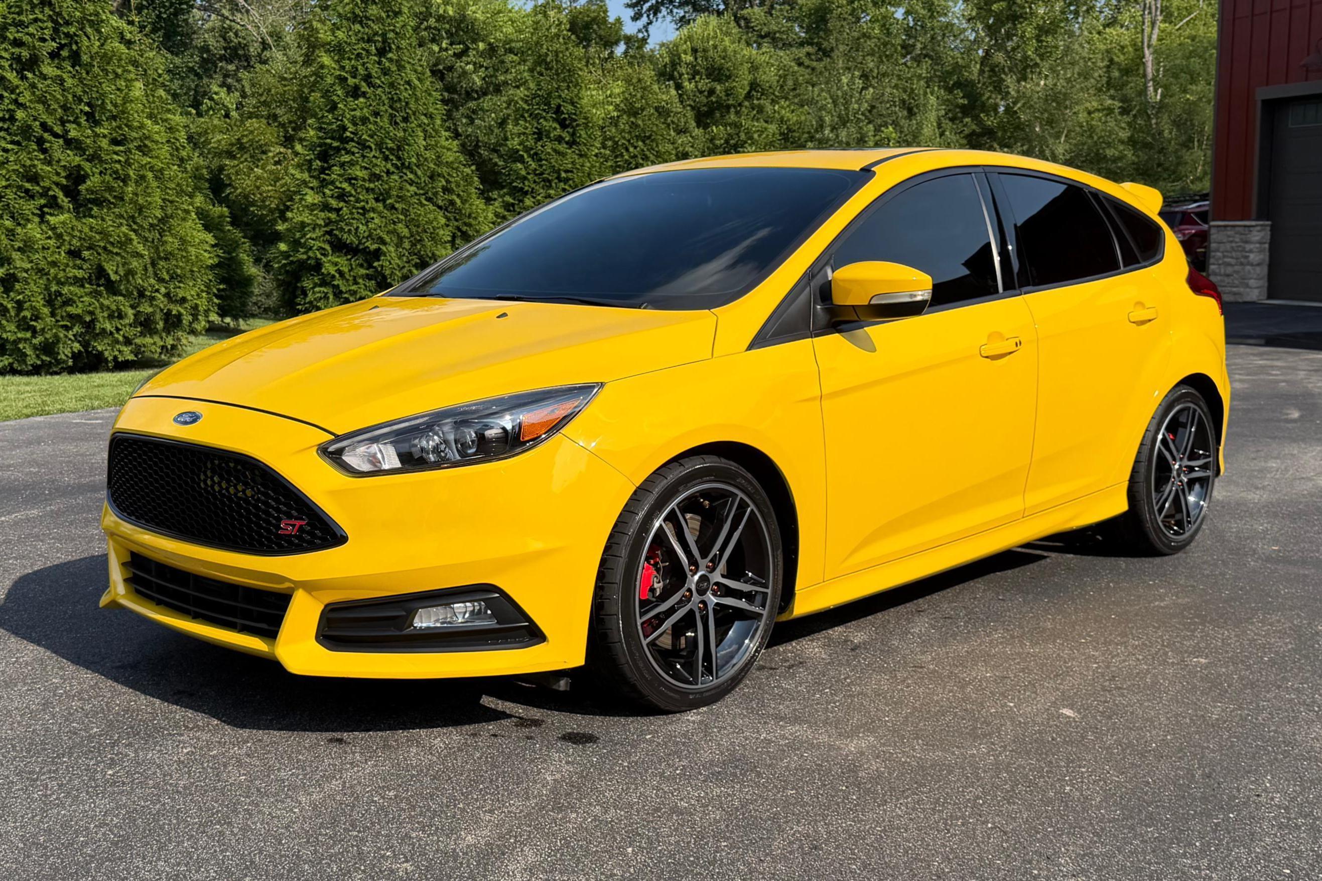 2017 Ford Focus sold at auction for $16,500
