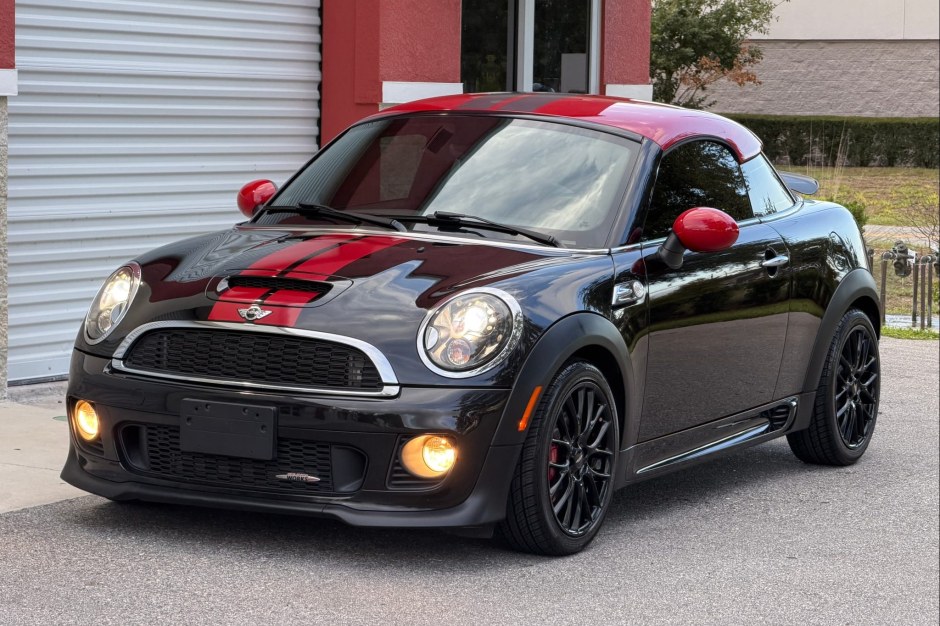 2012 Mini Cooper Coupe sold at auction for $15,000