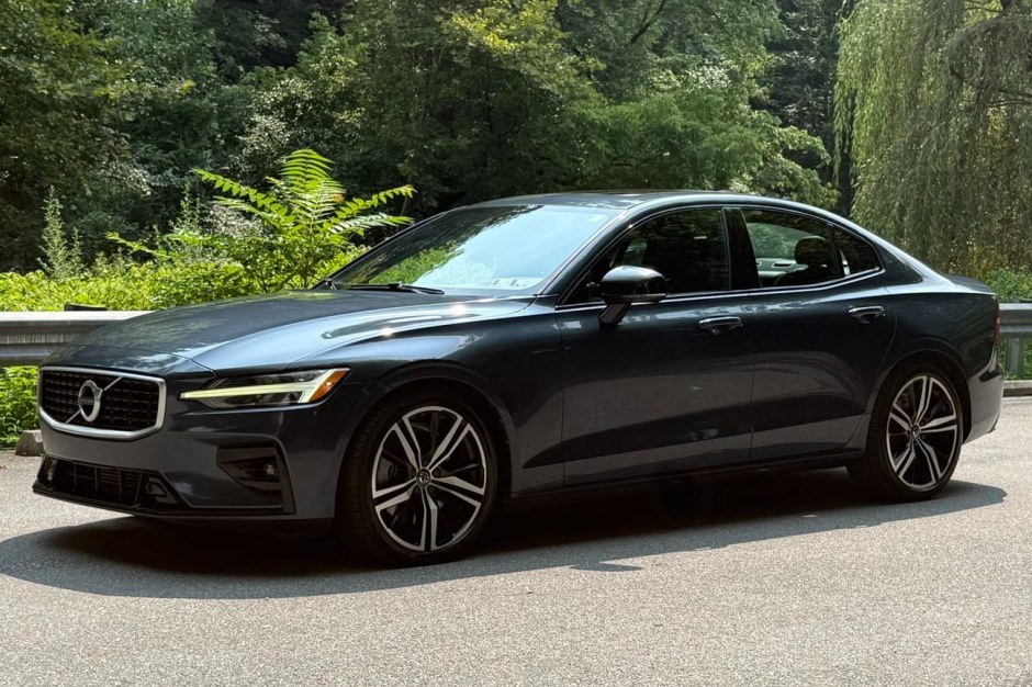 2019 Volvo S60 sold at auction for $9,150