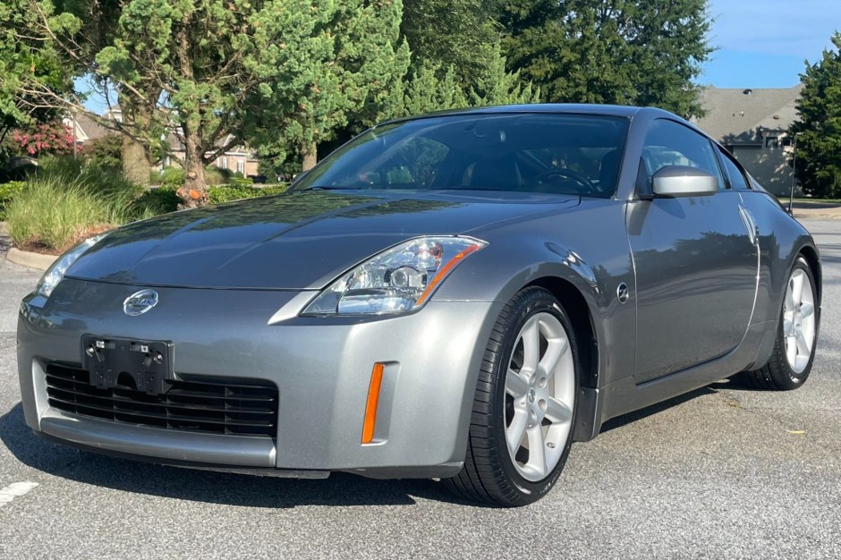 2003 Nissan 350Z sold at auction for $19,750