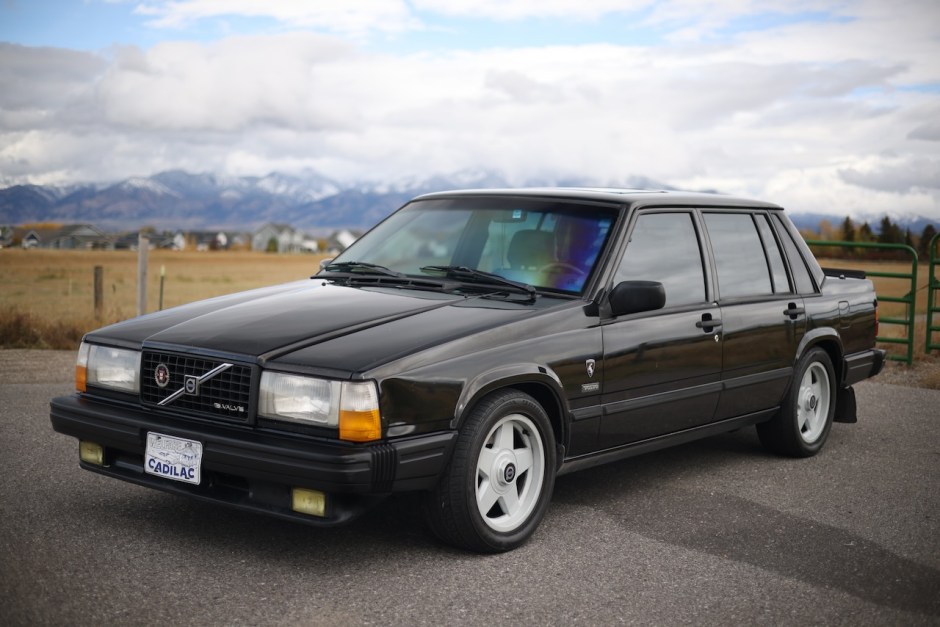 1985 Volvo 700 Series sold at auction for $26,666