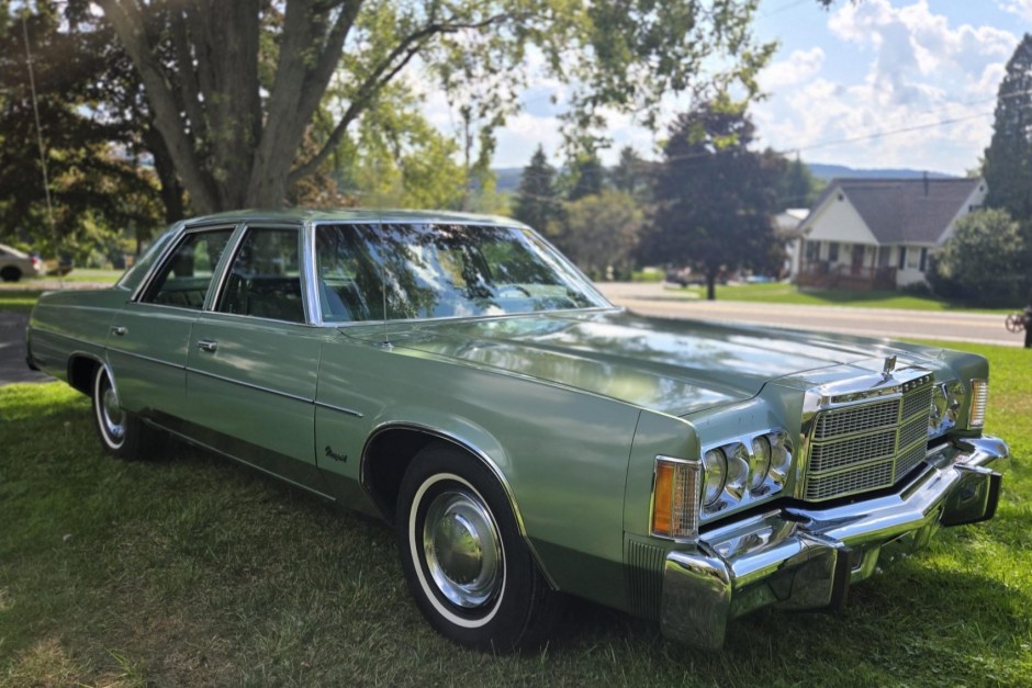 1977 Chrysler Newport sold at auction for $10,300
